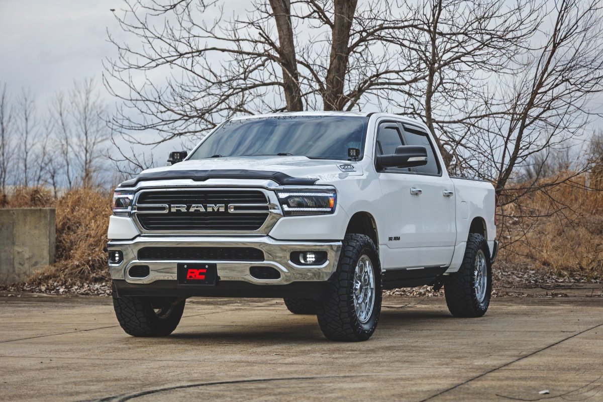 Toyota Tacoma LED Fog Light Kit - Rough Country - 3.5 Inch Round, Amber DRL - Black - 4WD - '16-'22